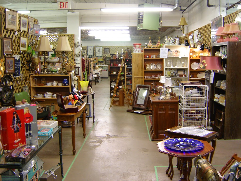 Tillsonburg Antiques Plus | 6 Old Vienna Rd, Tillsonburg, ON N4G 3C4, Canada | Phone: (519) 688-7770