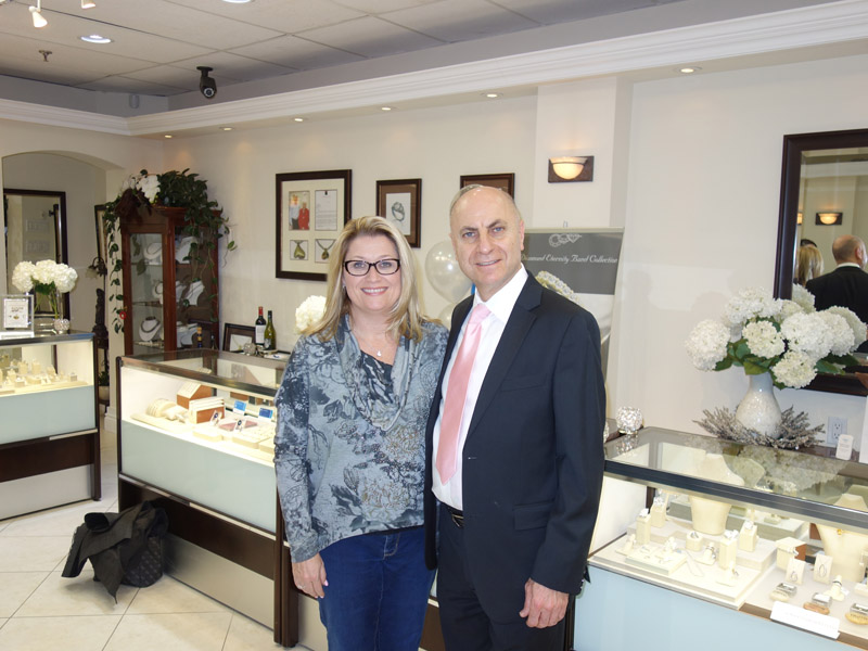 Lorne Park Jewellers | 1107 Lorne Park Rd unit 20, Mississauga, ON L5H 3A1, Canada | Phone: (905) 891-0001