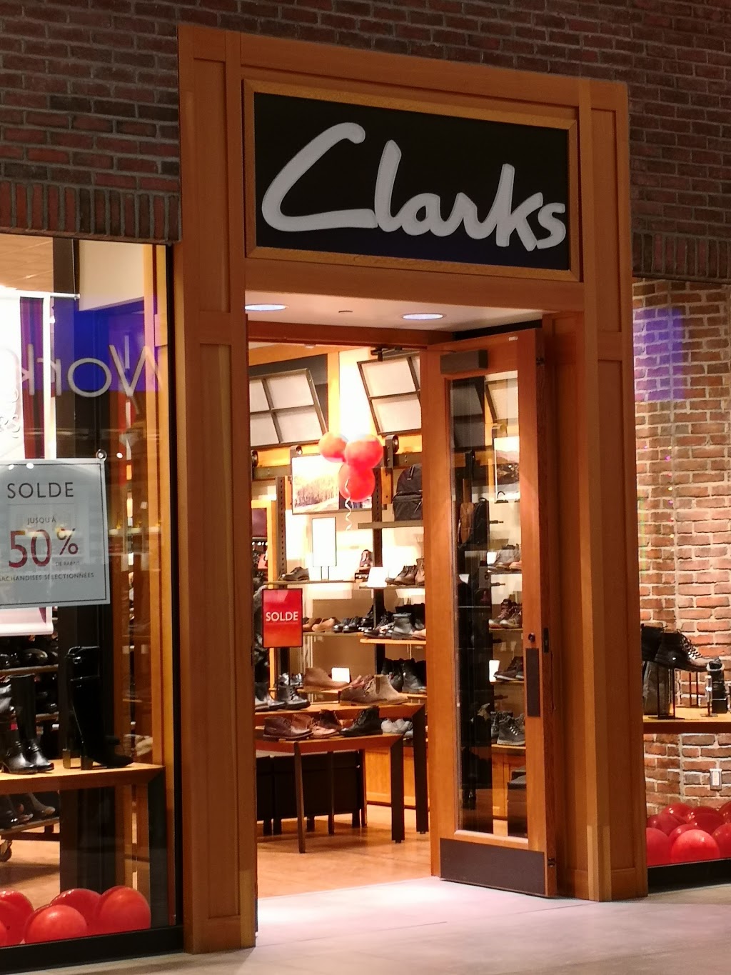 Clarks | 3035 Boulevard le Carrefour Local M003, Laval, QC H7T 1C7, Canada | Phone: (450) 688-9855