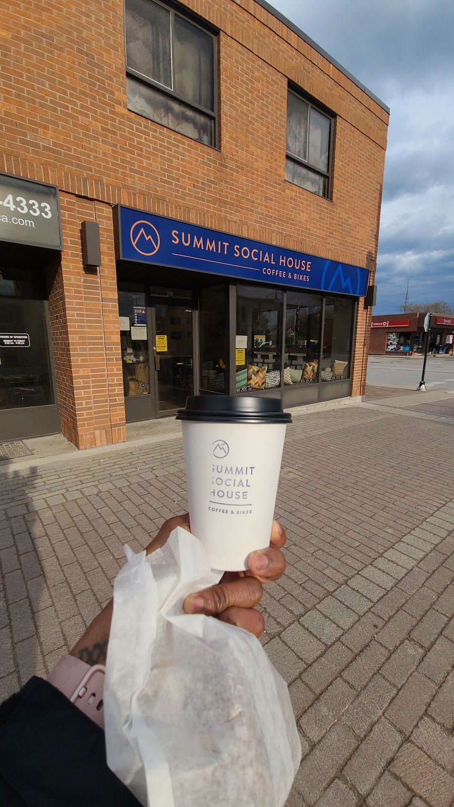 Summit Social House - Coffee & Bikes | 246 Hurontario St unit A, Collingwood, ON L9Y 2M3, Canada | Phone: (705) 888-0707