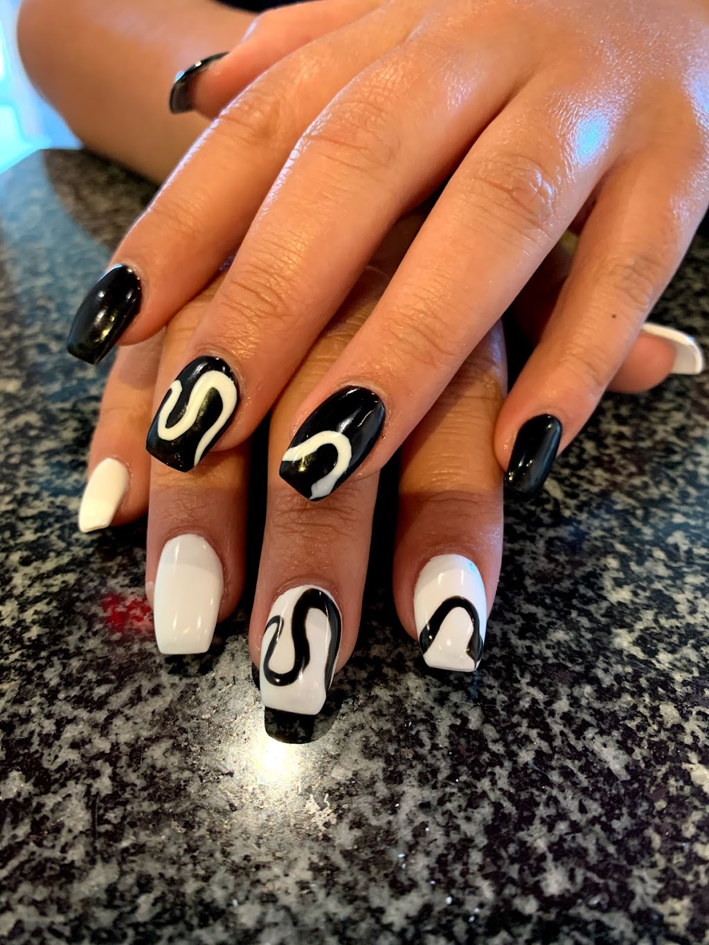 B-Glamour Nails & Spa Emerald Hill | 300 Amberley Way #120, Sherwood Park, AB T8H 0W6, Canada | Phone: (780) 570-1777