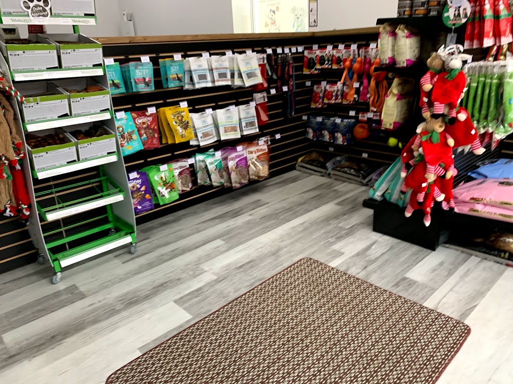 Roc N Dukes Pet Supplies | 258 Main St W, Palmerston, ON N0G 2P0, Canada | Phone: (519) 291-8222