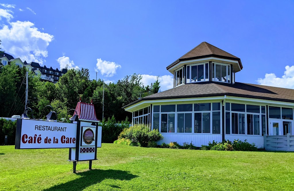 Restaurant Café De La Gare | 100 Chem. du Havre, La Malbaie, QC G5A 2Y9, Canada | Phone: (418) 665-4272