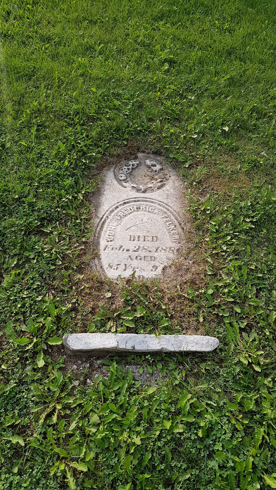 Felker Cemetery | 120 Mud St W, Hamilton, ON L8J 1R6, Canada