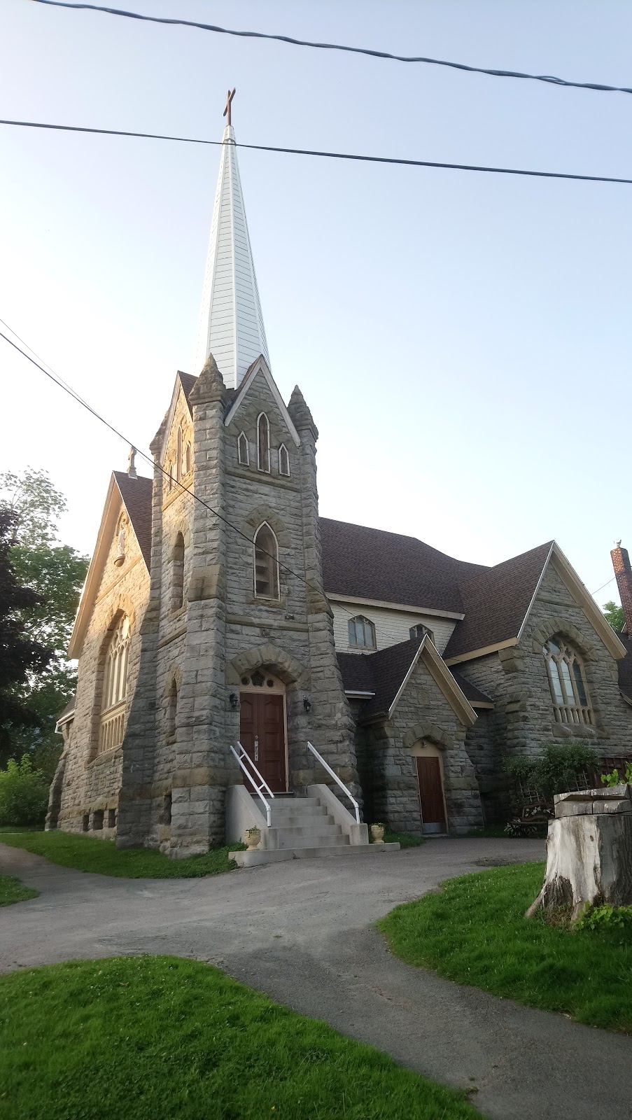 Catholic Church of St John the Evangelist | 339 King St, Windsor, NS B0N 2T0, Canada | Phone: (902) 798-2341