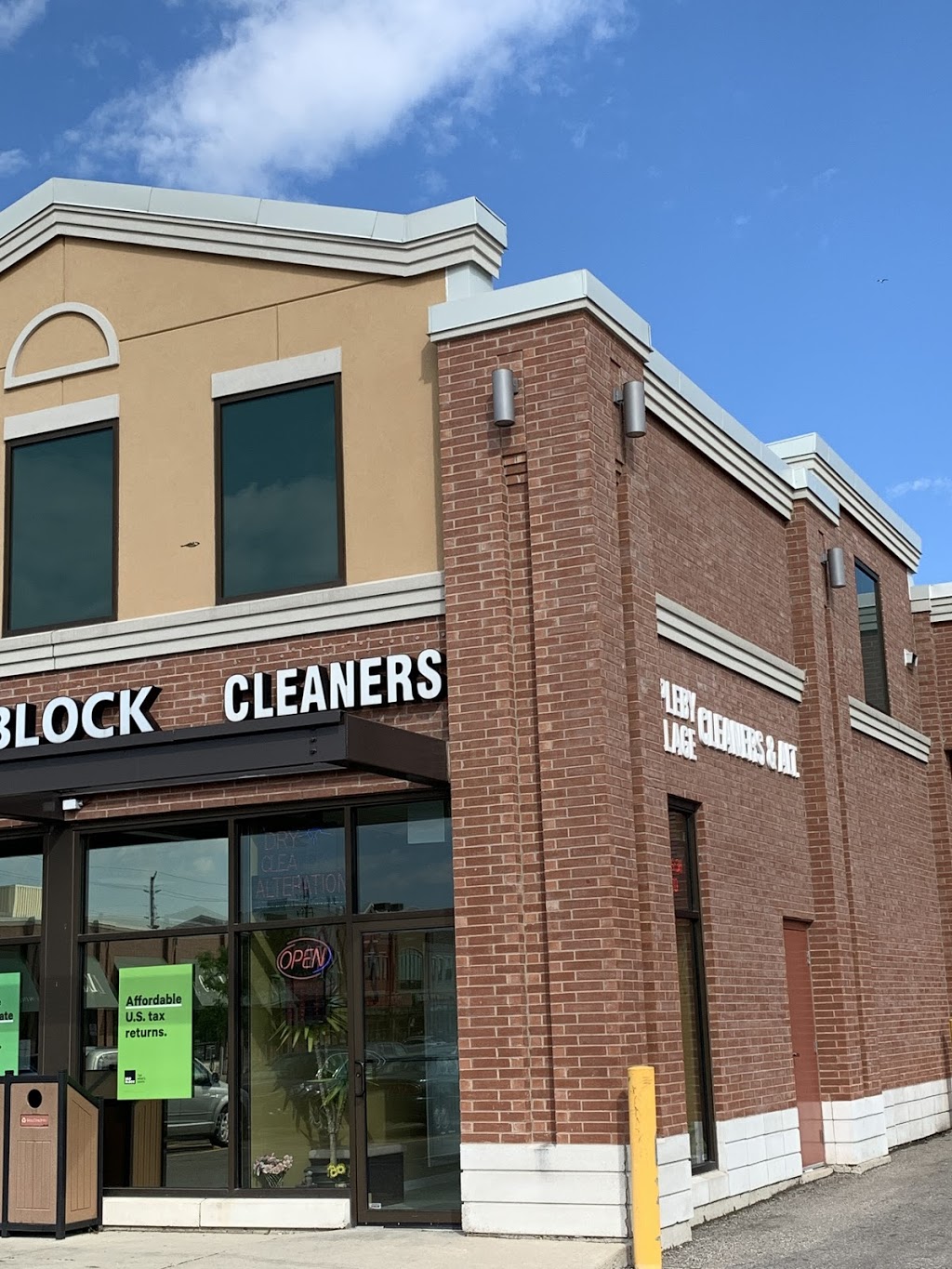 Appleby Village Dry Cleaners | 5010 Pinedale Ave #108, Burlington, ON L7L 0G3, Canada | Phone: (905) 634-5261