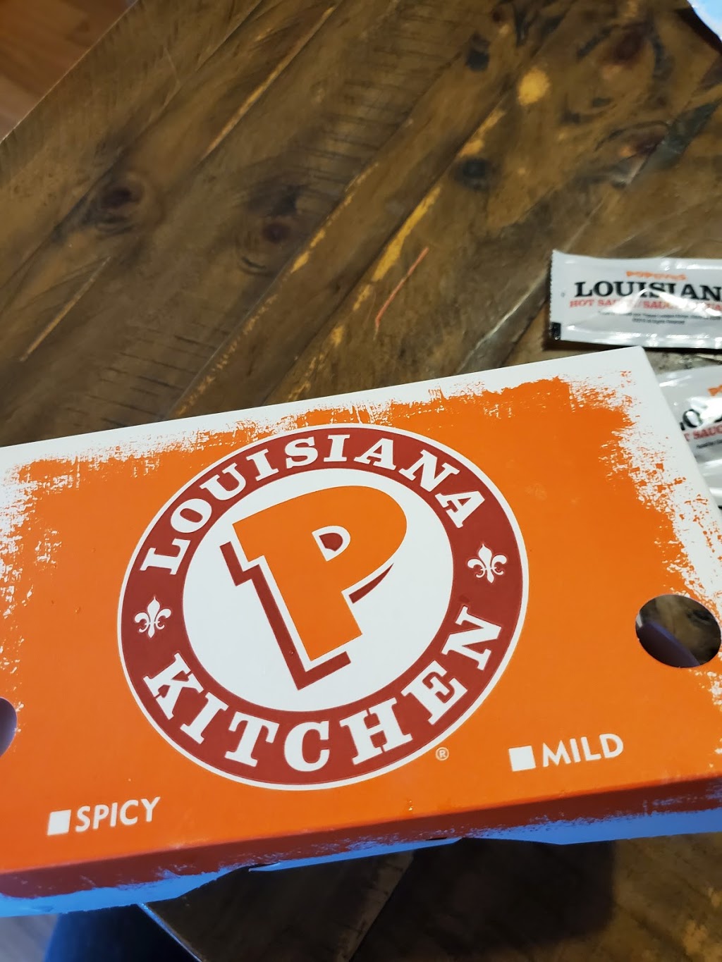 Popeyes Louisiana Kitchen | 9 Jim Kimmett Blvd, Napanee, ON K7R 3K6, Canada | Phone: (613) 521-9513