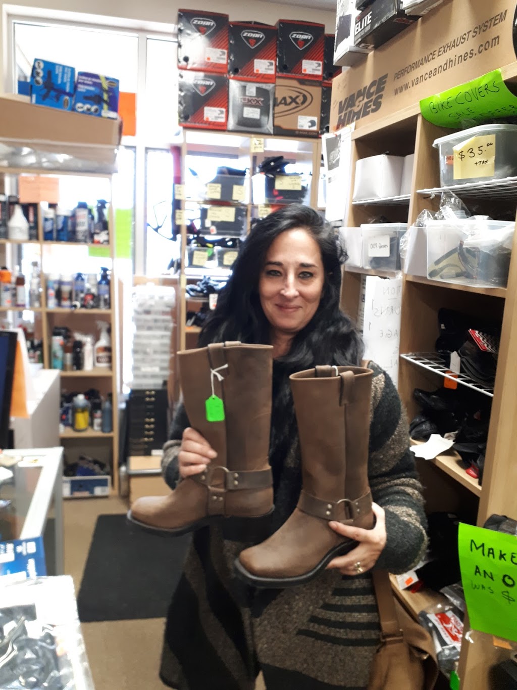 WesternBootsCanada.com | 2822 Howard Ave, Windsor, ON N8X 3Y2, Canada | Phone: (519) 254-8331