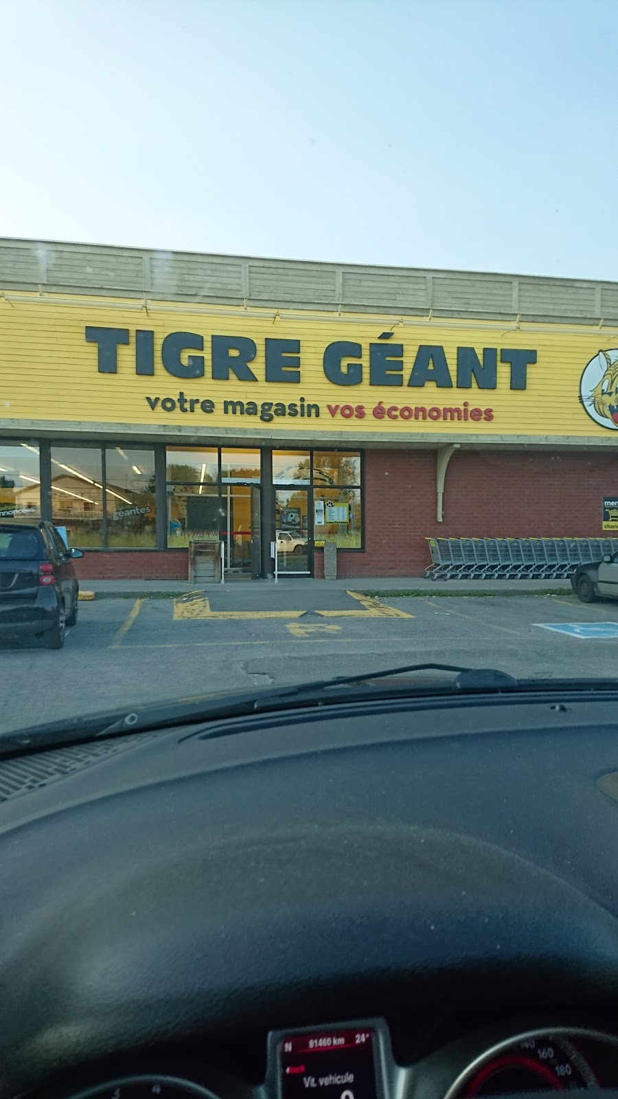 Tigre Géant | 144 Rue Papineau, Papineauville, QC J0V 1R0, Canada | Phone: (819) 427-8163