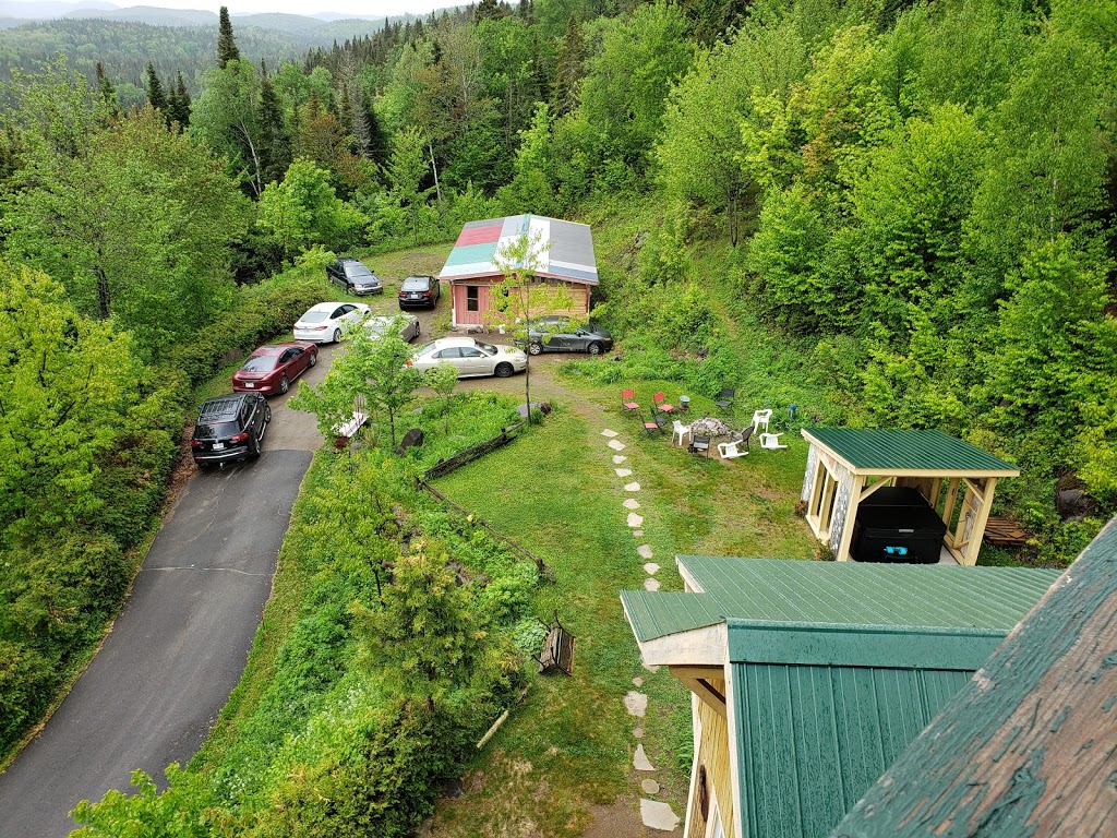 Exit Chalet - Le Refuge des Faîtes | 2315 Ch du Vieux 7 Rang, Sainte-Lucie-des-Laurentides, QC J0T 2J0, Canada | Phone: (800) 456-8745