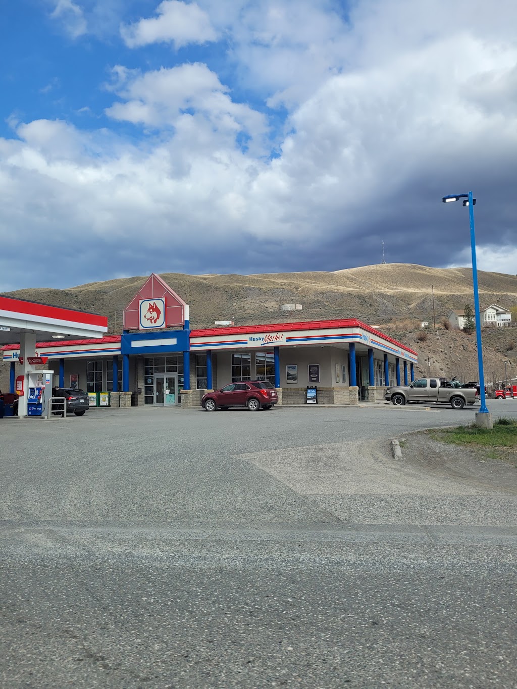 Husky House Restaurant | 959 Trans-Canada Hwy, Cache Creek, BC V0K 1H0, Canada | Phone: (250) 457-9312