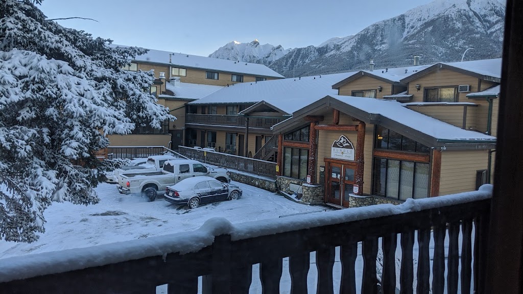 Rundle Mountain Lodge | 1723 Bow Valley Trail, Canmore, AB T1W 2W1, Canada | Phone: (403) 678-5322