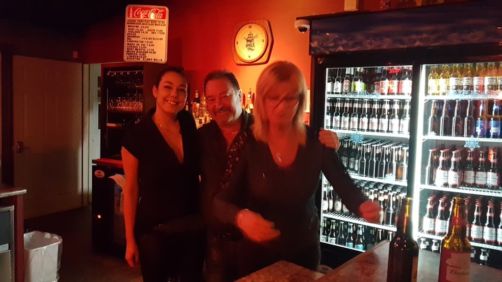 Bar Le Shooter | 8 Rue St François Xavier, Sainte-Anne-du-Lac, QC J0W 1V0, Canada | Phone: (819) 586-2216