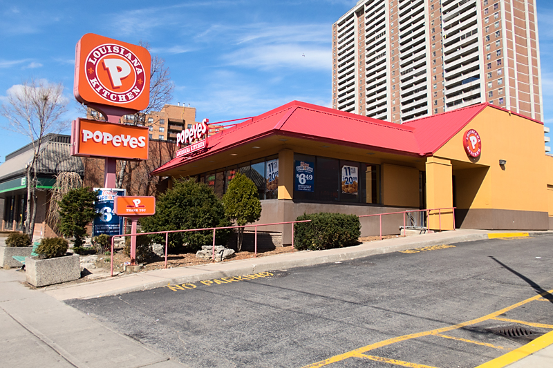 Popeyes Chicken & Biscuits | 1975 Weston Rd, York, ON M9N 1W8, Canada | Phone: (416) 614-8686