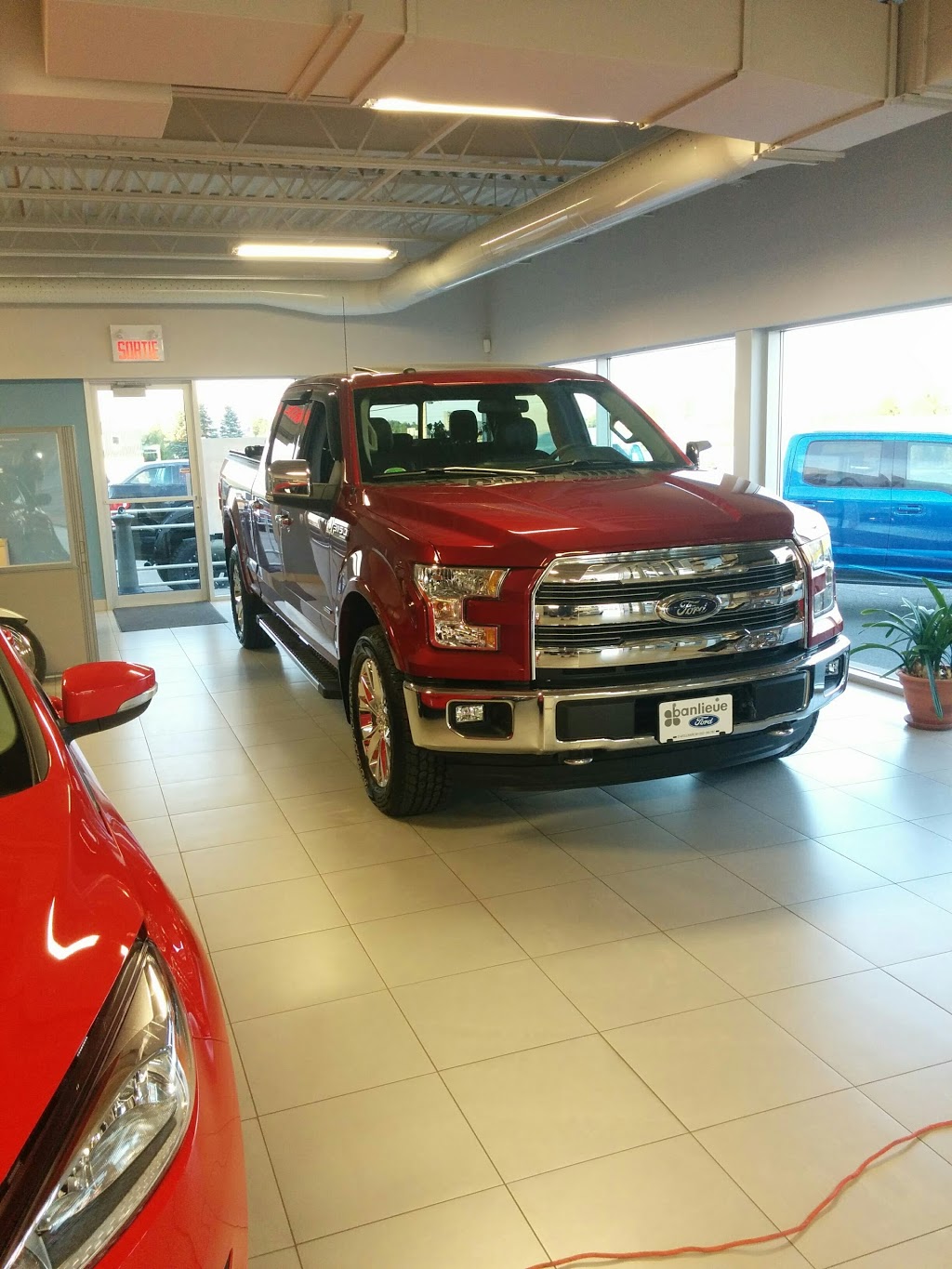 Banlieue Ford | 344 Rue Laurier, Saint-Apollinaire, QC G0S 2E0, Canada | Phone: (844) 361-7370