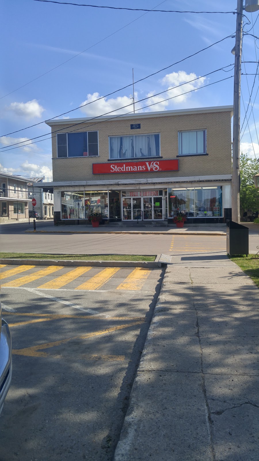 Stedman V&S | Rue Saint André, 1 Rue St Pierre, Métabetchouan-Lac-à-la-Croix, QC G8G 1E9, Canada | Phone: (418) 349-3411