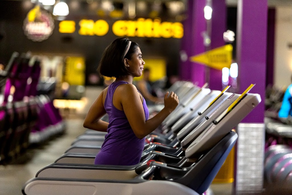 Planet Fitness | 1642 Merivale Rd, Ottawa, ON K2G 4A1, Canada | Phone: (343) 882-5990