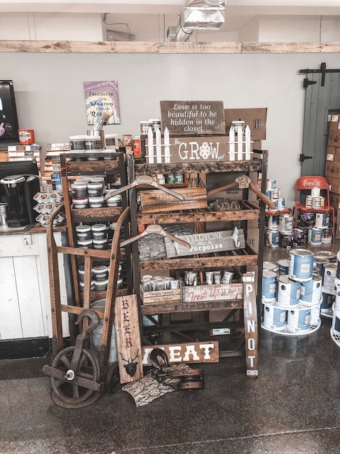 Creek Road Paints | 1573 Four Mile Creek Rd, Niagara-on-the-Lake, ON L0S 1J0, Canada | Phone: (905) 468-2412