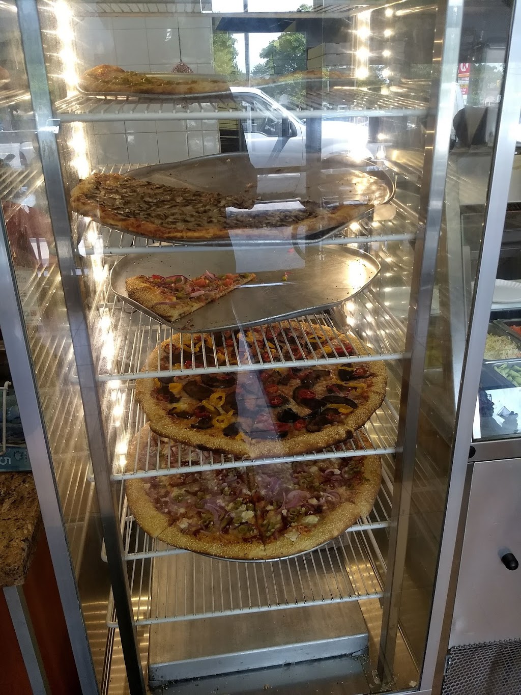 Kosher Pizza | 7241 Bathurst St, Thornhill, ON L4J 3W1, Canada | Phone: (905) 597-8688