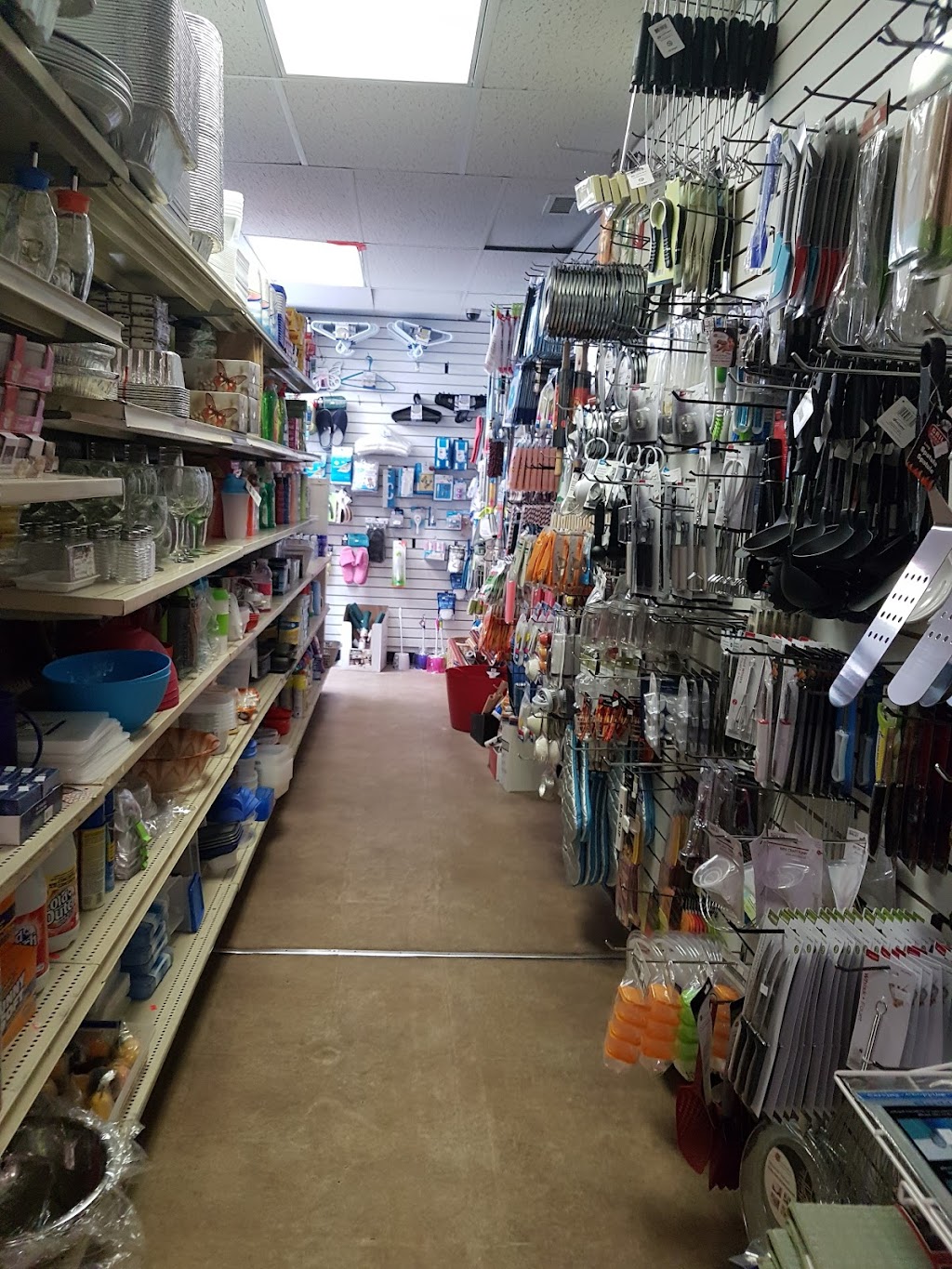 Kensington Dollar Store | 305 10 St NW, Calgary, AB T2N 1V5, Canada | Phone: (403) 283-2266