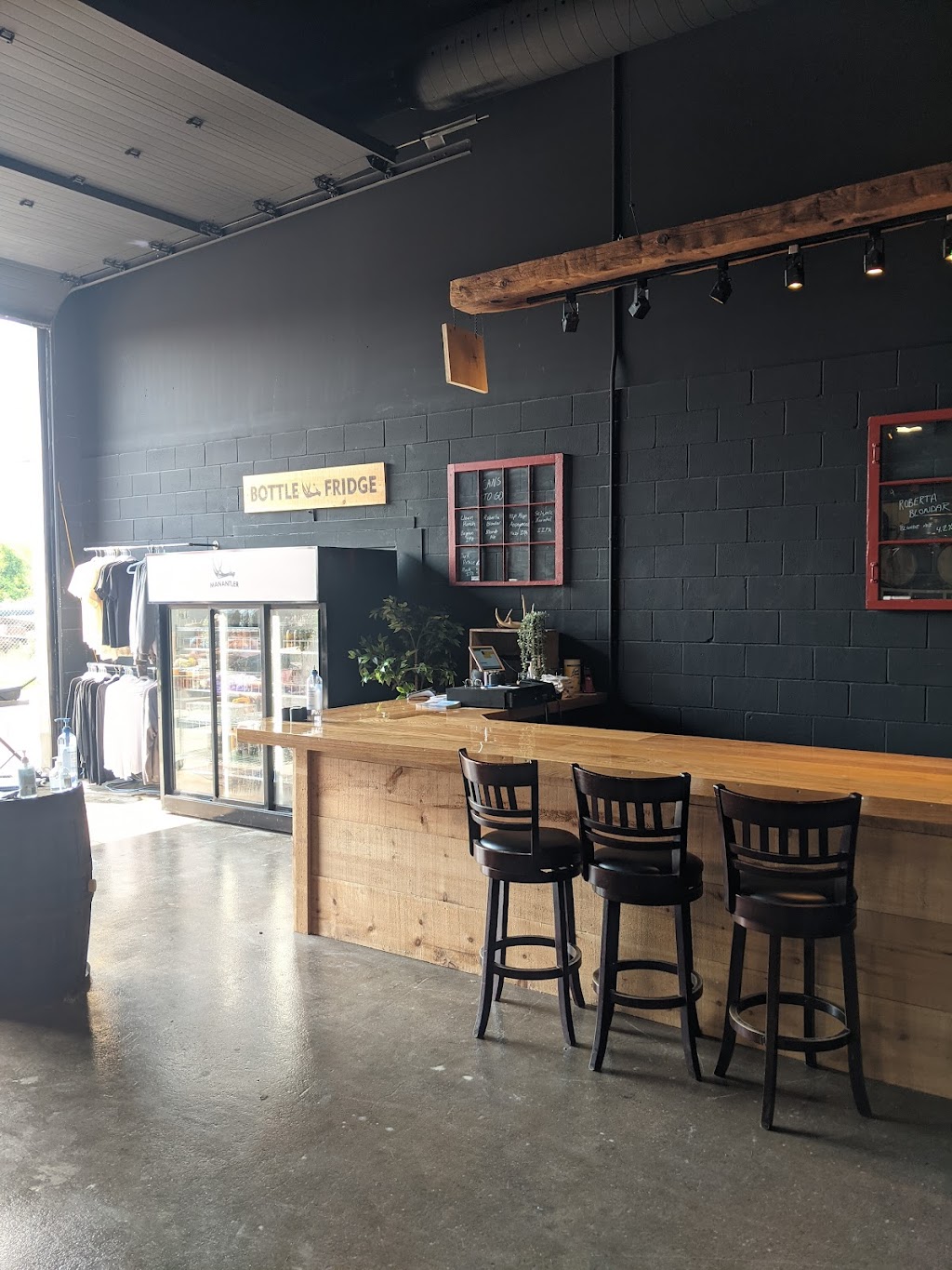 Manantler Craft Brewing Co. | 160 Baseline Rd E, Bowmanville, ON L1C 1A2, Canada | Phone: (905) 697-9979