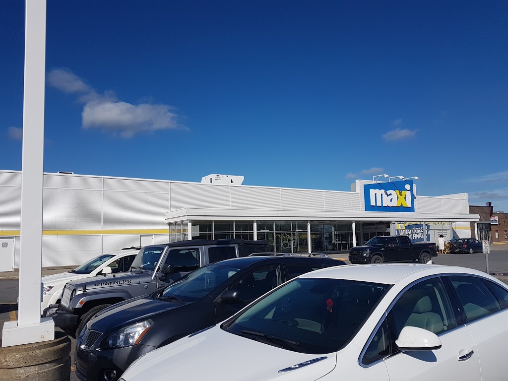 Maxi | 3500 Rue Laval, Lac-Mégantic, QC G6B 1A4, Canada | Phone: (819) 583-4001