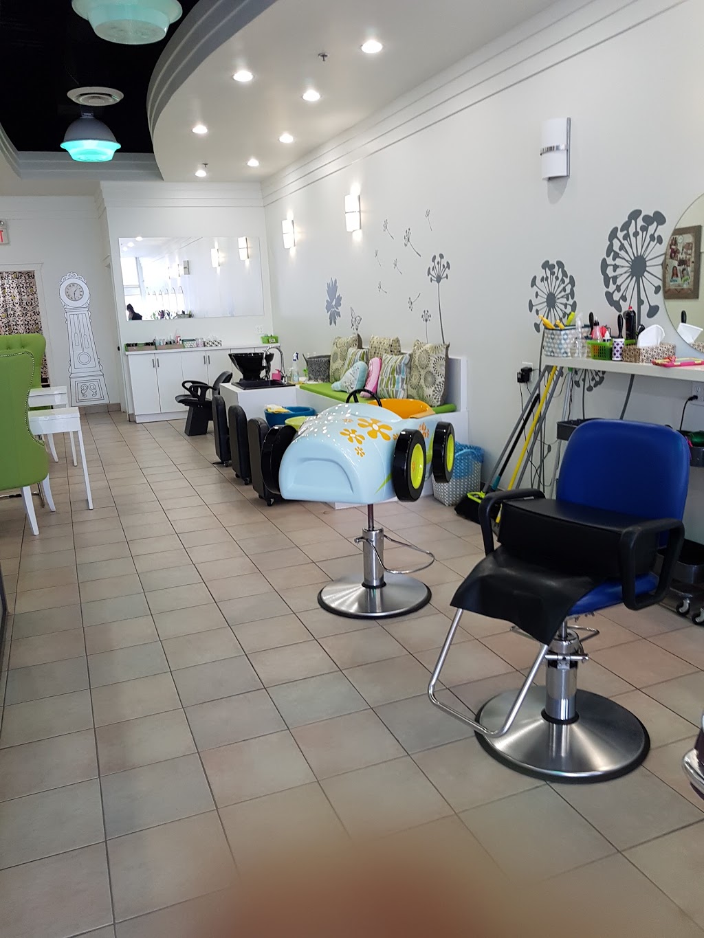 Pretty Handsome Kids Hair Salon & Spa | 665 Earl Armstrong Rd, Gloucester, ON K1V 2G2, Canada | Phone: (613) 425-5220