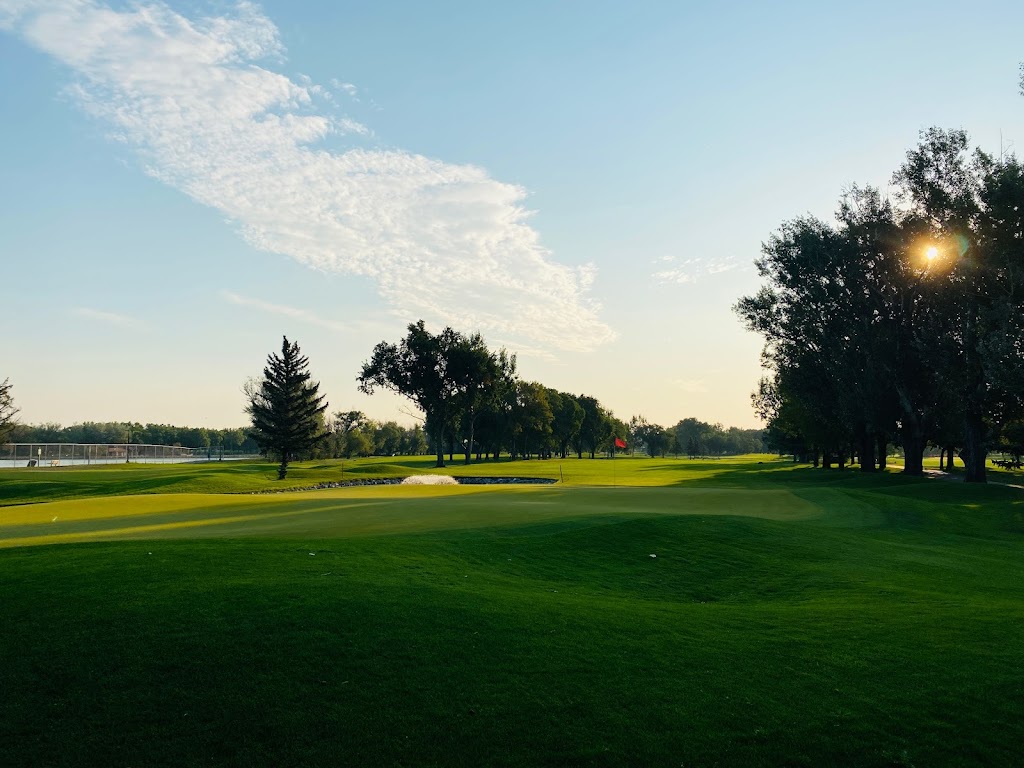 Henderson Lake Golf Club | 2727 S Parkside Dr, Lethbridge, AB T1K 0C6, Canada | Phone: (403) 329-6767