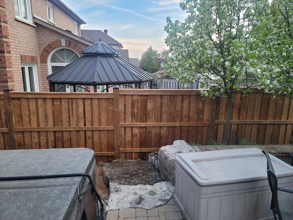 Exclusivefencing and Decking | 19 Zamek St, Brampton, ON L6R 3V3, Canada | Phone: (289) 981-9217