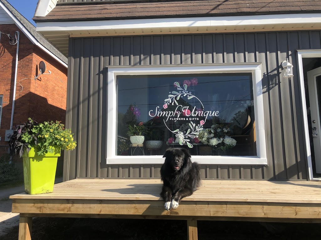 Simply Unique Flowers & Gifts | 51 Berry St, Meaford, ON N4L 1G4, Canada | Phone: (519) 538-9486