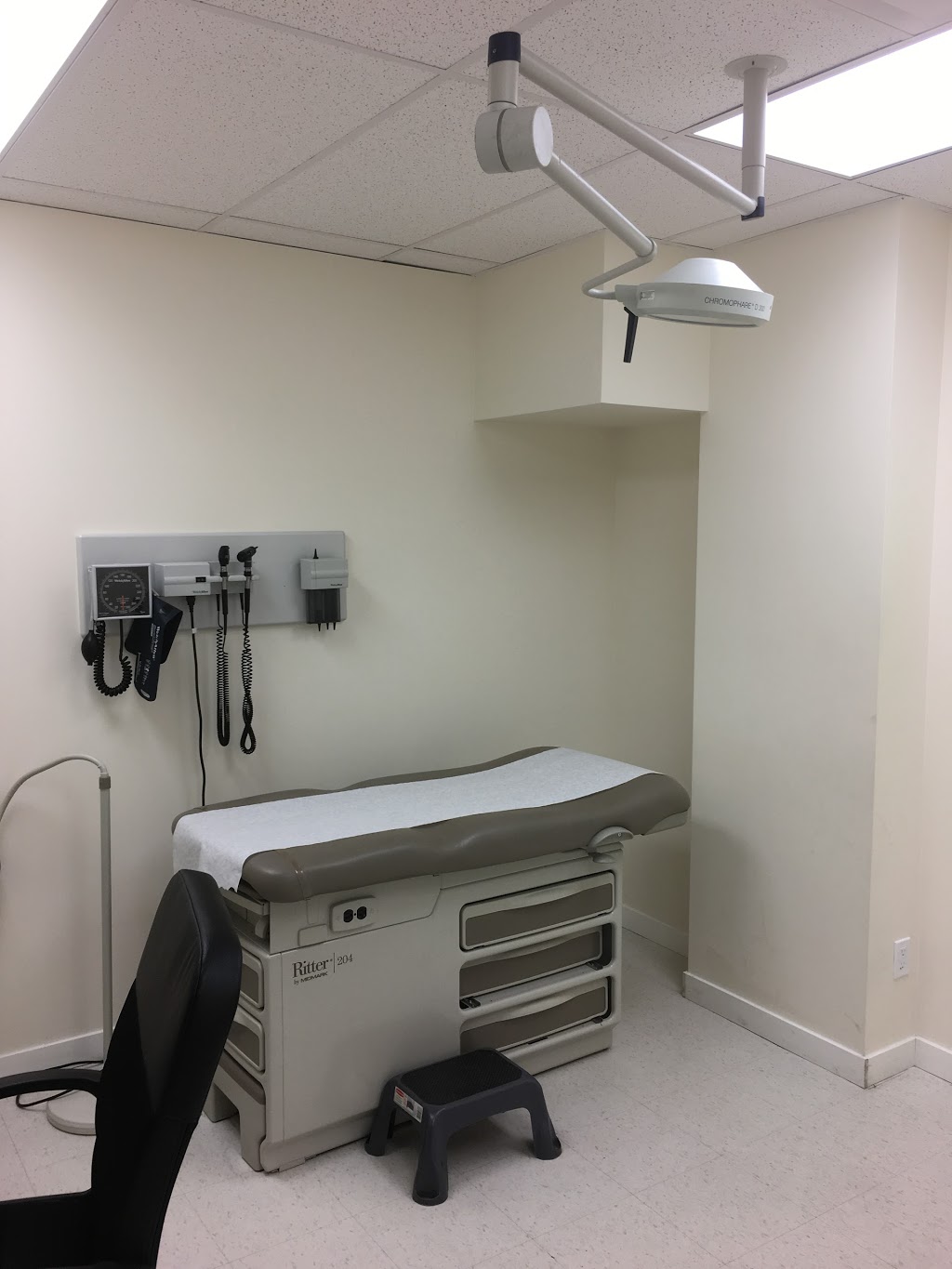 Monarch Park Clinic | 100-688 Coxwell Ave, Toronto, ON M4C 3B7, Canada | Phone: (416) 462-1777