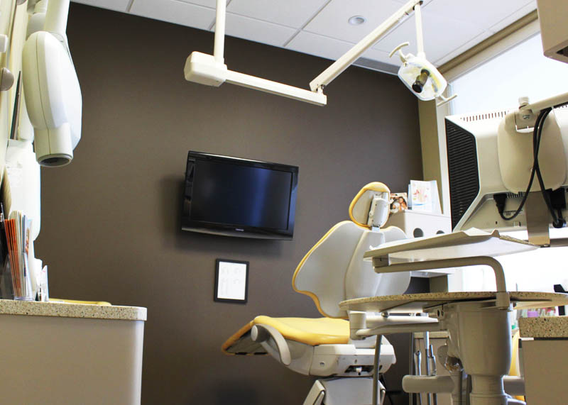 Burloak Centre Dentistry | 3513 Wyecroft Rd H4, Oakville, ON L6L 0B6, Canada | Phone: (905) 581-4436