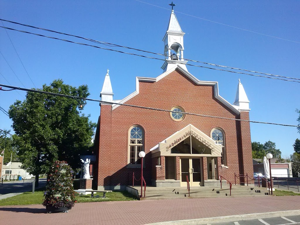 Paroisse de Charlemagne (Saints Simon & Jude) | 85 Rue du Sacré Coeur, Charlemagne, QC J5Z 1W9, Canada