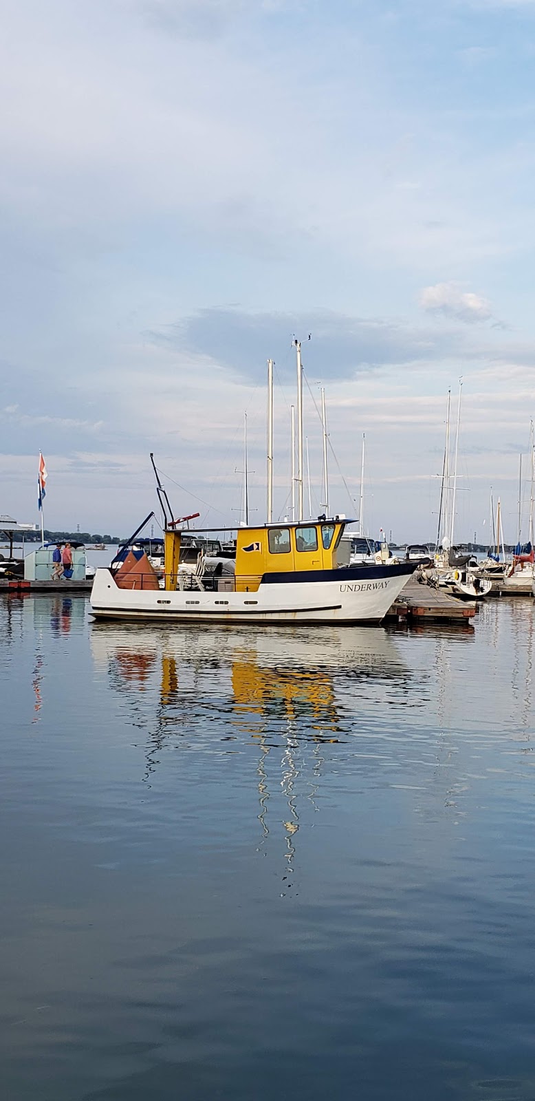 LaSalle Park Marina Association | 831 Lasalle Park Rd, Burlington, ON L7T 1A1, Canada | Phone: (905) 633-9483