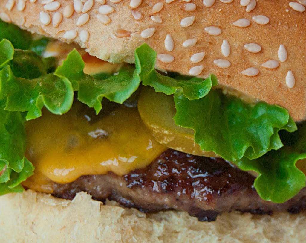 YummY Real Burger | 13207 Lundys Ln, Niagara Falls, ON L2E 6S4, Canada | Phone: (905) 227-6006