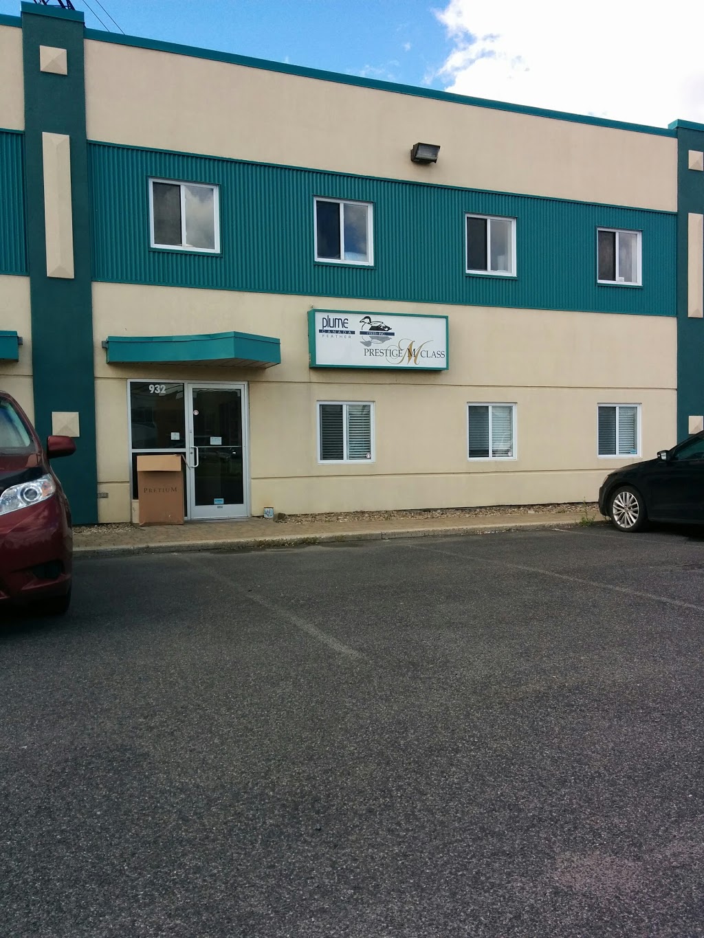 Plume Canada Feather Inc., | 932 Boulevard Lionel-Boulet, Varennes, QC J3X 1P7, Canada | Phone: (450) 929-3600