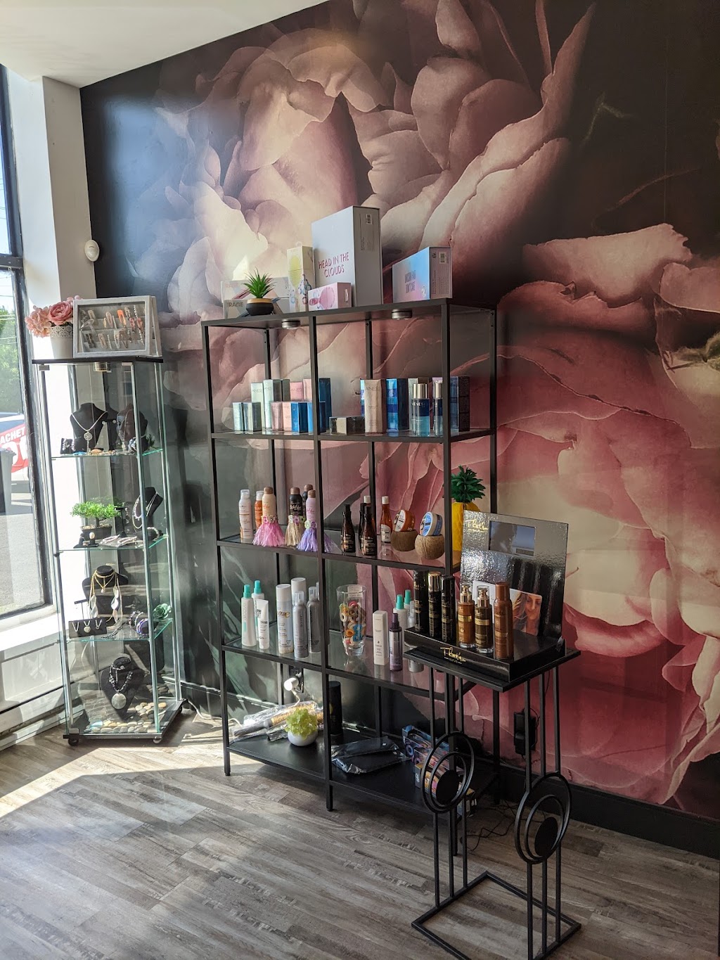 Le Blanc Bar A Ongles Et Soins | 55 Chem. de la Grande-Côte, Boisbriand, QC J7G 1C8, Canada | Phone: (450) 433-0293