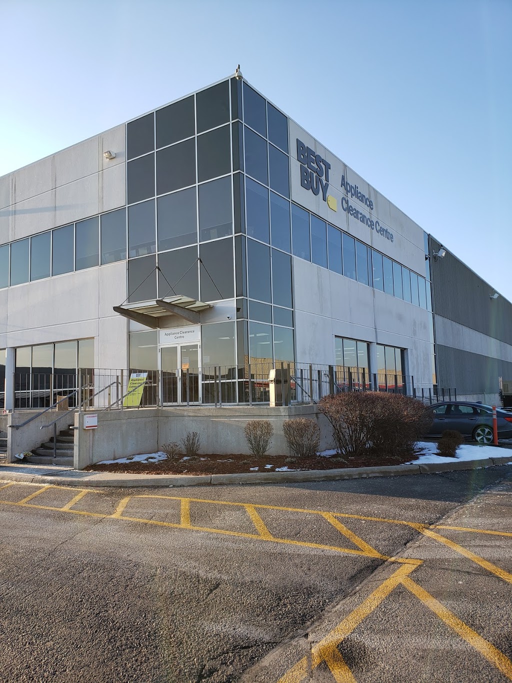 Best Buy Distribution Centre | 9250 Airport Rd, Brampton, ON L6S 6K5, Canada | Phone: (905) 494-7272