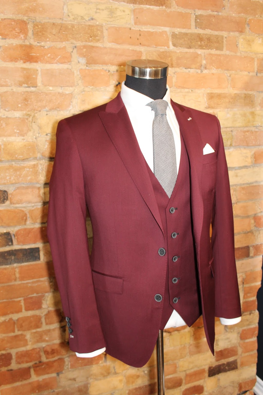 MADE Clothing - Custom Menswear | 102 Adelaide St E #400, Toronto, ON M5C 1K9, Canada | Phone: (888) 427-9352