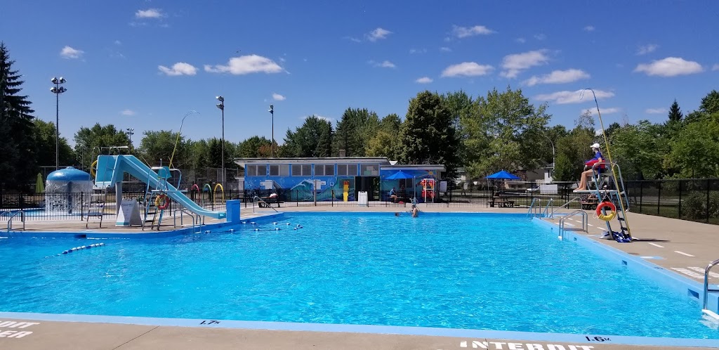 Piscine Des Saules | 100 Rue Saint-Saëns O, Laval, QC H7H 1H9, Canada | Phone: (450) 628-0931