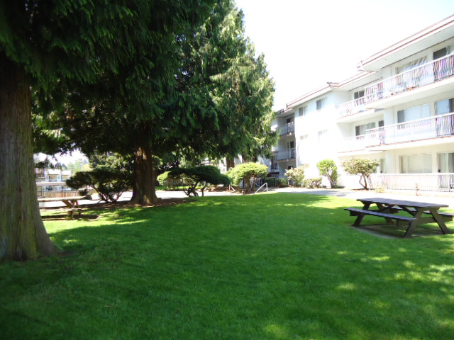 Villa Monaco Apartments | 33263 Bourquin Crescent E, Abbotsford, BC V2S 1Y3, Canada | Phone: (604) 751-2125