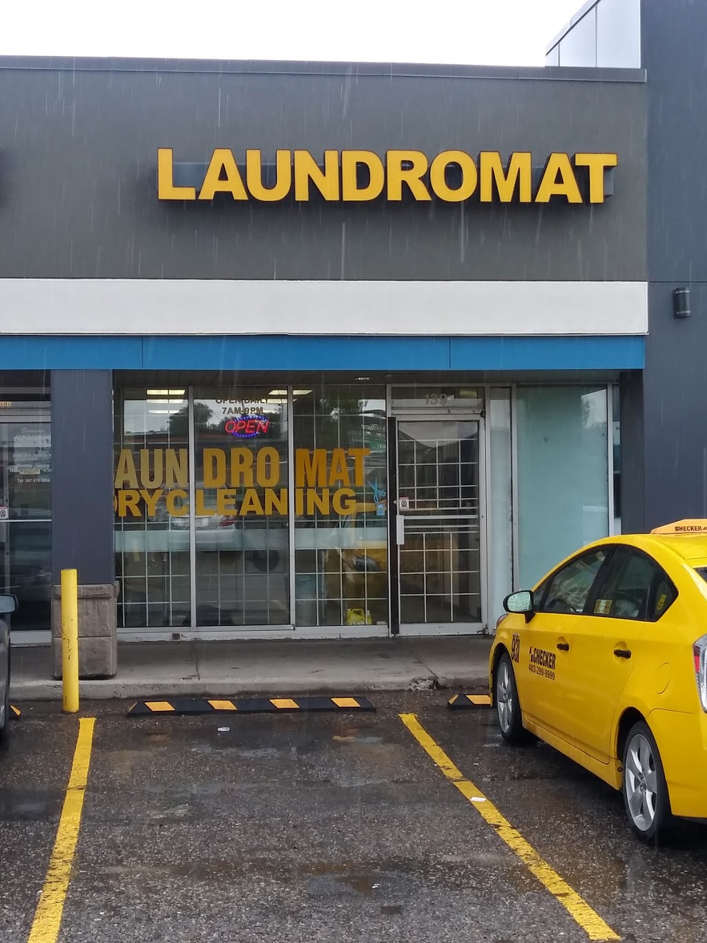 Marbank Laundromat | 920 36 St NE #139, Calgary, AB T2A 6L8, Canada | Phone: (403) 273-4788