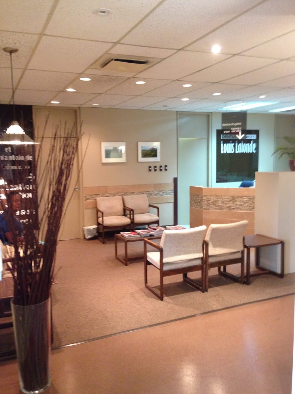 Clinique de denturologie Louis Lalonde | 4949 Rue de Charleroi #303, Montréal-Nord, QC H1G 6L6, Canada | Phone: (514) 326-4243