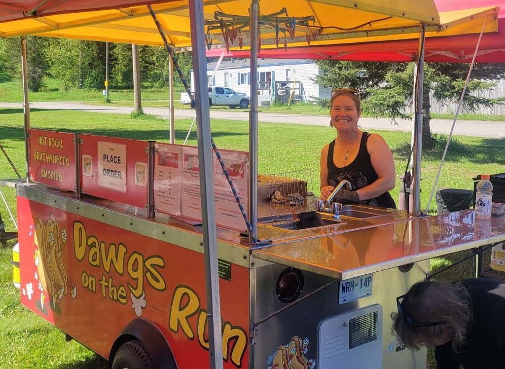 Dawgs on the Run - Fernie | 1759 Dicken Rd, Fernie, BC V0B 1M5, Canada | Phone: (780) 914-0650