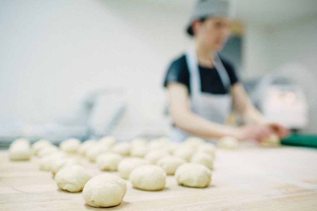 Boulangerie Levain no.5 | 145 Boulevard Saint-Joseph #20, Saint-Jean-sur-Richelieu, QC J3B 1W5, Canada | Phone: (450) 349-2055