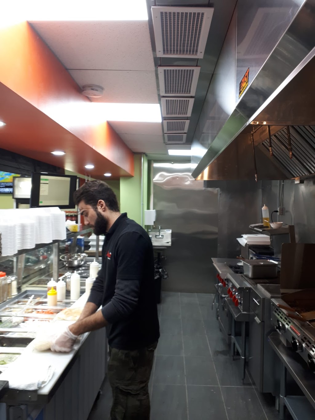 Lazeez Shawarma | 739 Davis Dr, Newmarket, ON L3Y 2R2, Canada | Phone: (905) 836-0234