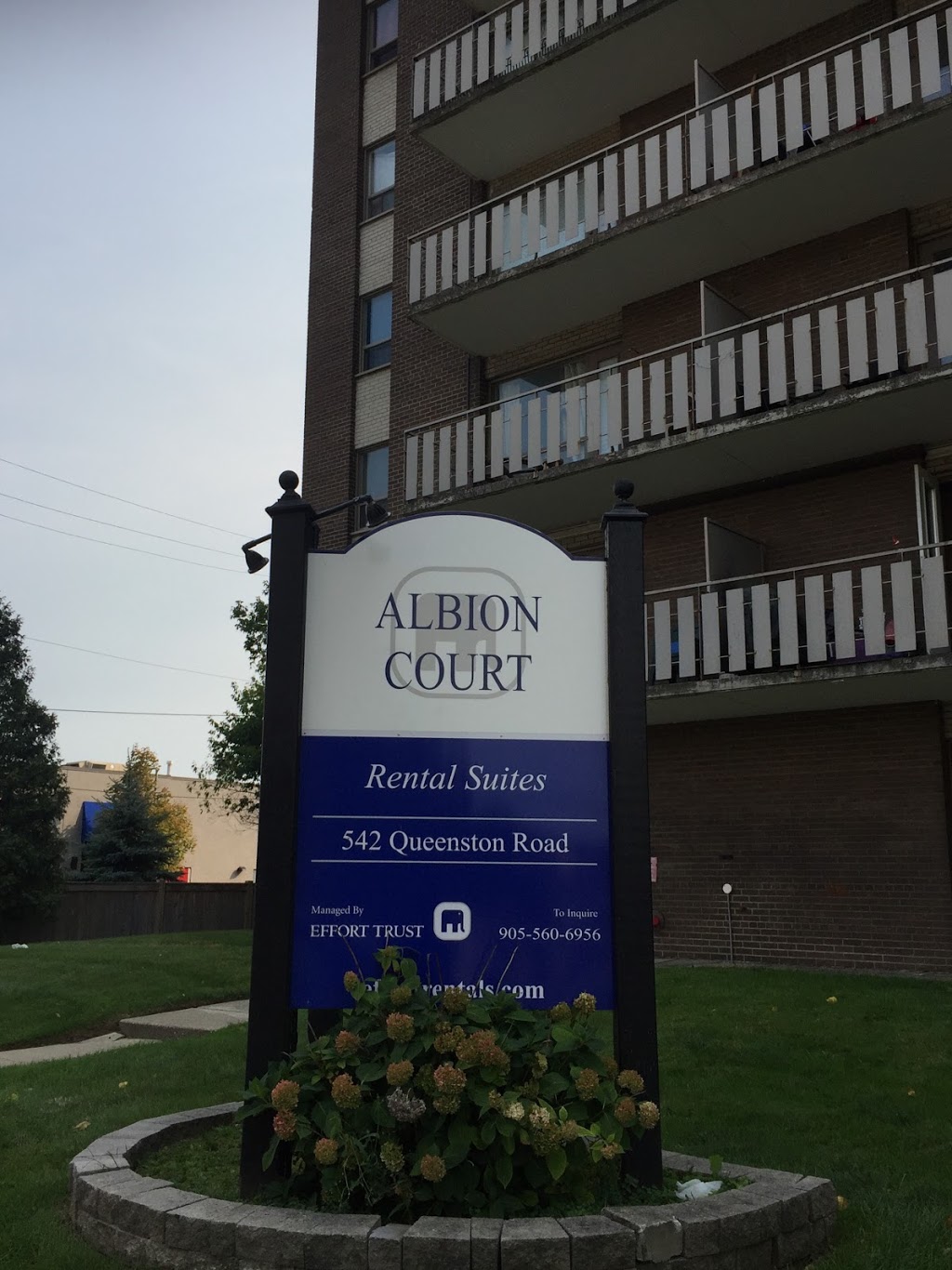 Albion Court Apartments | 542 Queenston Rd, Hamilton, ON L8K 1K3, Canada | Phone: (905) 560-6956