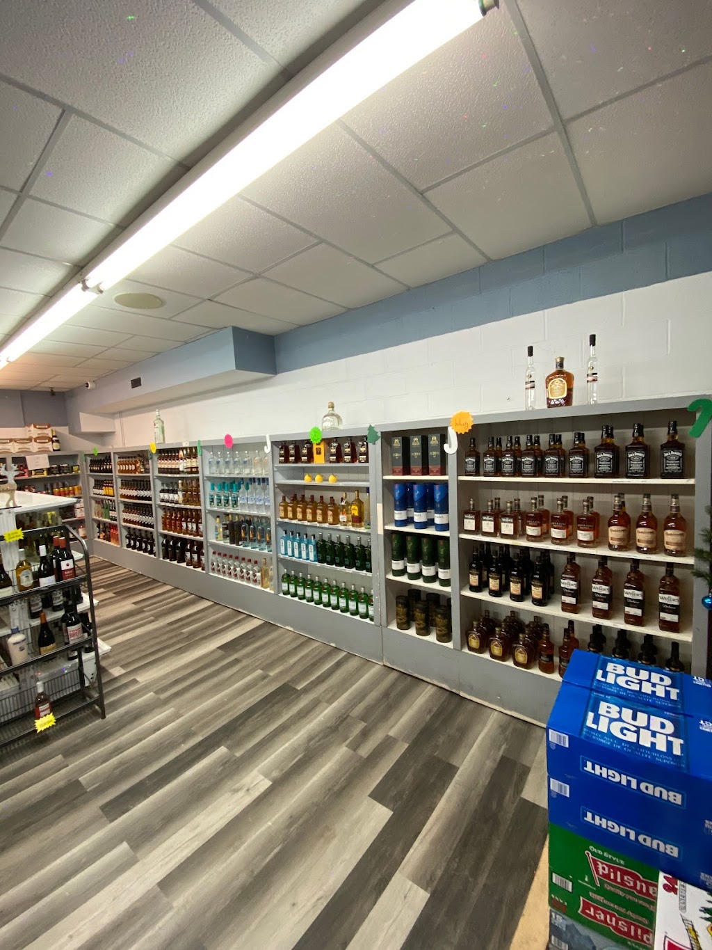 Royal Liquor Galore | 2010 20 St, Didsbury, AB T0M 0W0, Canada | Phone: (403) 518-7004