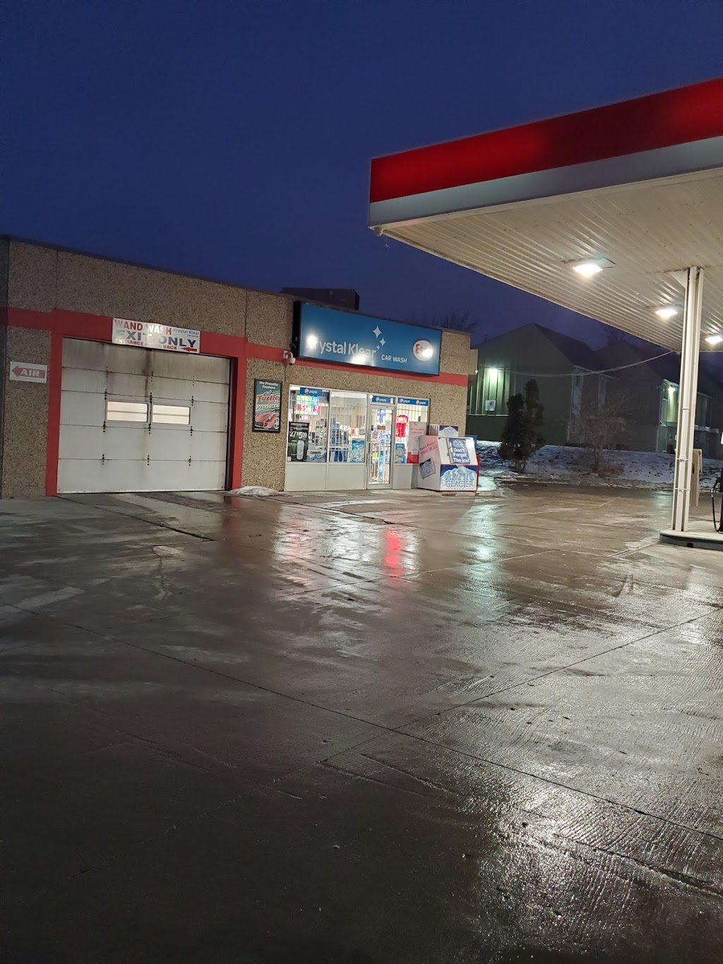 Localcoin Bitcoin ATM - Krystal Klear Esso | 3009 Pembina Hwy, Winnipeg, MB R3T 2H5, Canada | Phone: (877) 412-2646