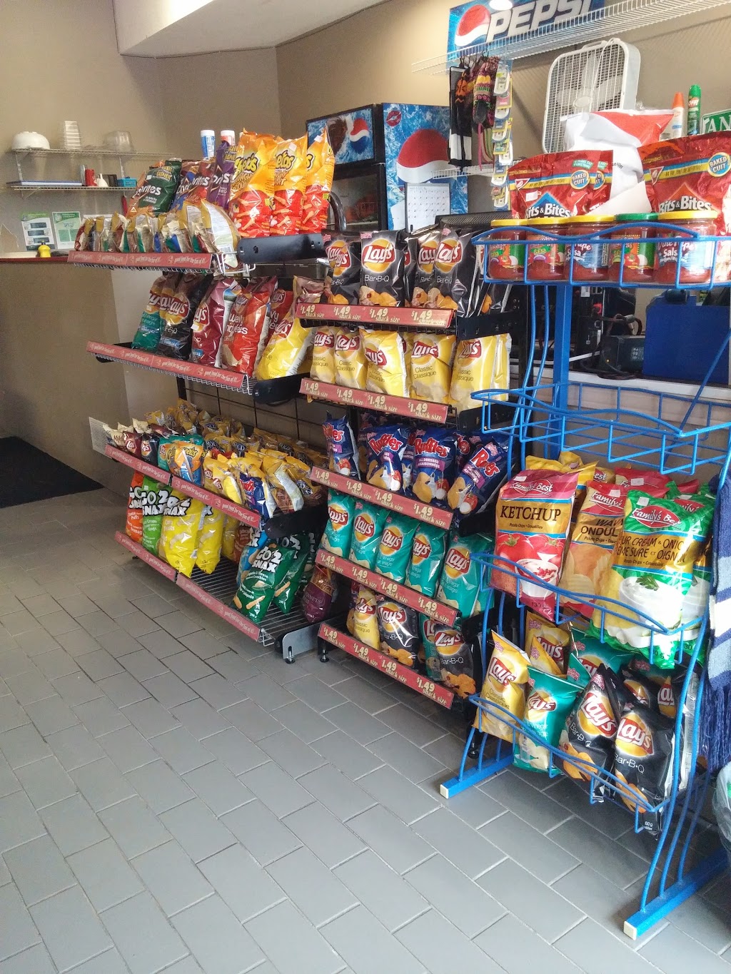 BJs Variety and Submarines | 35 Ontario Rd, Welland, ON L3B 5C1, Canada | Phone: (905) 735-5570